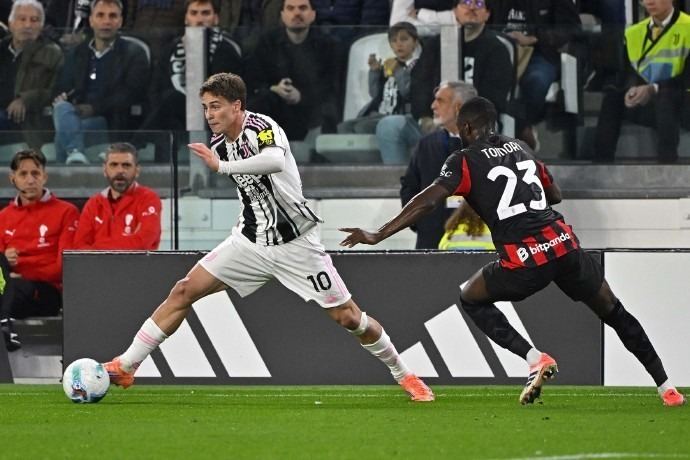 中超比赛回放：北京国安2-1战胜广州队,