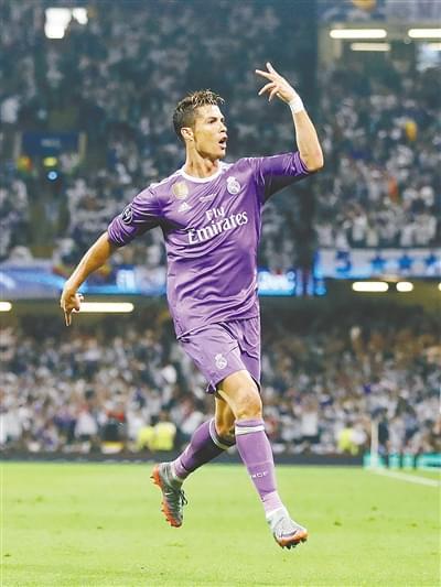 传中还是射门？奥多伊谈世界波进球：这叫似传似射（奥多伊谈世界波：既像传中也像射门）