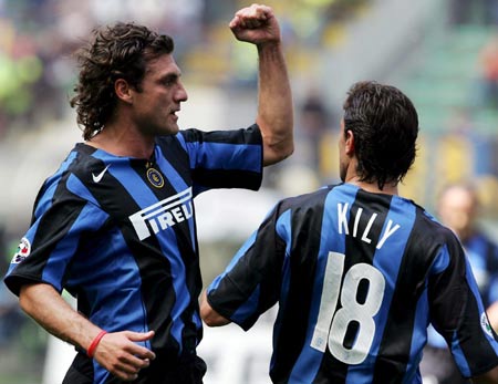 吴少聪纪念足协杯夺冠：很开心来国安第一年就能为冠军做贡献（吴少聪足协杯夺冠感言：加盟国安首年能为冠军出力很开心）