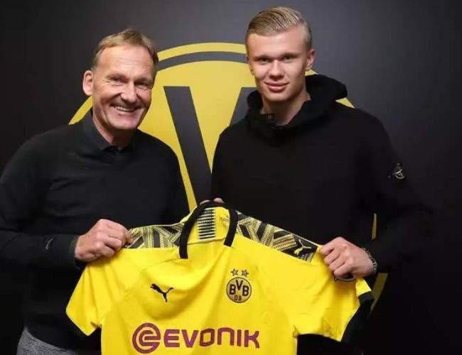 特里皮尔：我与图赫尔交谈过，若国家队需要会选择回归（特里皮尔：已与图赫尔交流，若国家队需要我会回归）