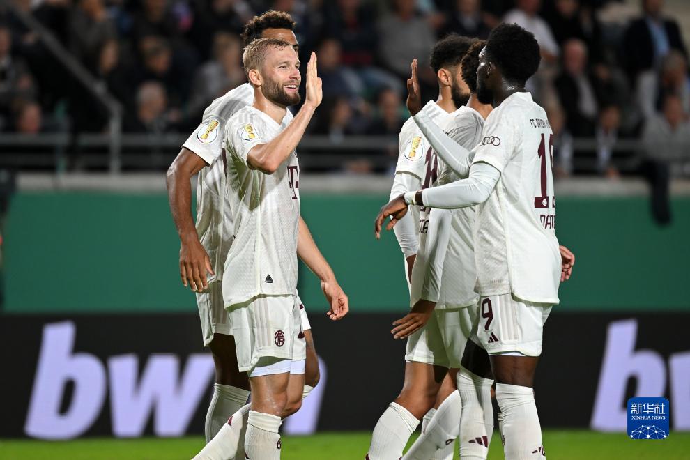 穆勒：维尔茨如果选择拜仁会更容易些；我未来可能考个教练证（穆勒：维尔茨若加盟拜仁会更顺利；我未来或考取教练证）