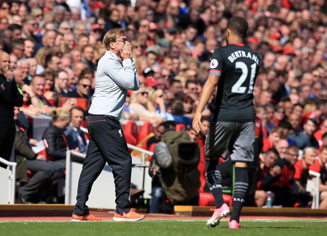 莫雷托：巴萨、马竞、尤文图斯都希望免签伯恩茅斯中卫塞内西（莫雷托称：巴萨、马竞、尤文均有意以自由身签下伯恩茅斯中卫塞内西）