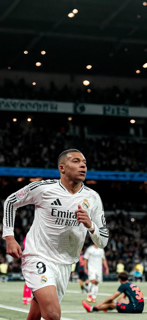 科瓦奇：只要继续努力下去，这支多特肯定具备进入前四的潜力（科瓦奇：只要坚持努力，多特完全有望跻身前四）