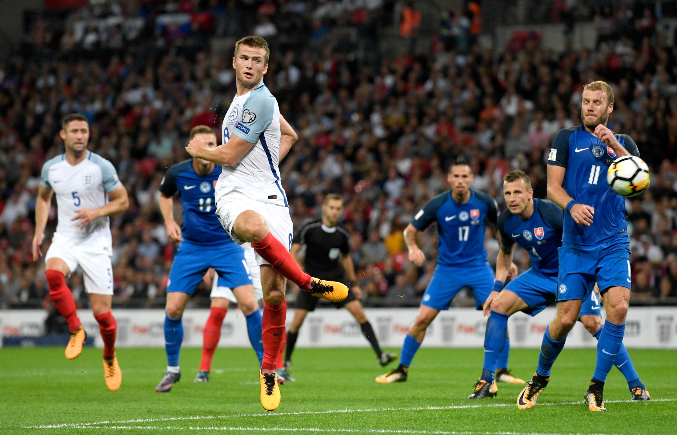 邮报：利物浦开会讨论了卡拉格的报道方式，队内多人对他不满