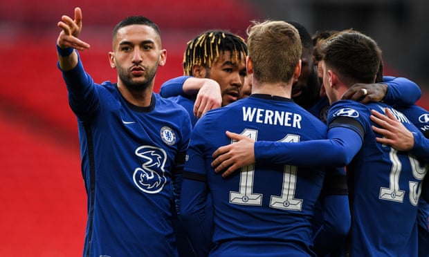 字母哥仅打3分钟伤退！雄鹿多点开花完成18分逆转捍卫主场