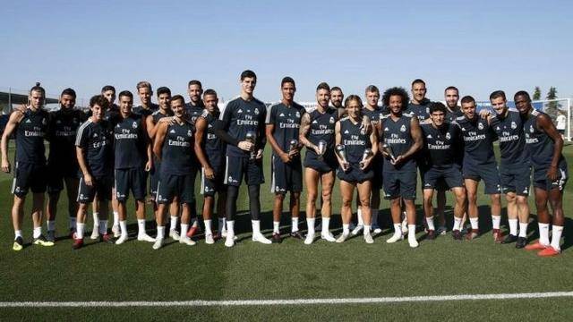 NBA新景象！杨瀚森与扎克·埃迪两位黄皮肤中锋跳球开场