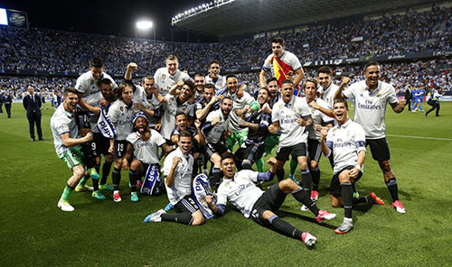 申花官方庆生海报出现低级翻译错误，将32nd写成32th（申花官微庆生海报翻译出错：32nd被写成32th）