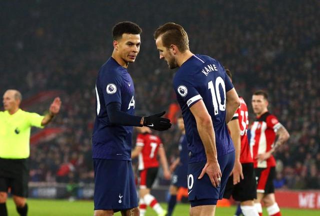 中超：武汉三镇主场1-0小胜上海申花（中超：武汉三镇主场1比0力克上海申花）