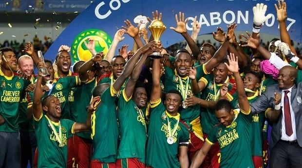 当孔德梅开二度帮助巴萨反超比分时，法兰克福球迷彻底炸了