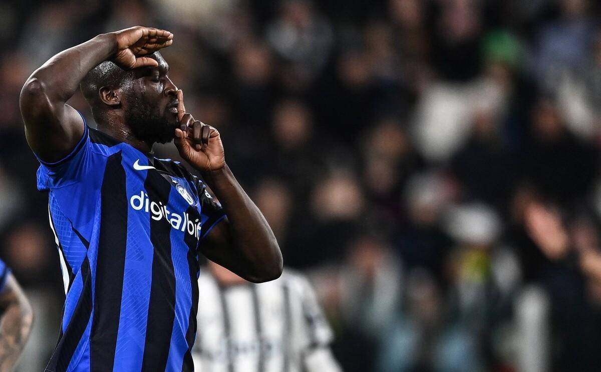 欧文突破两人防守完成得分